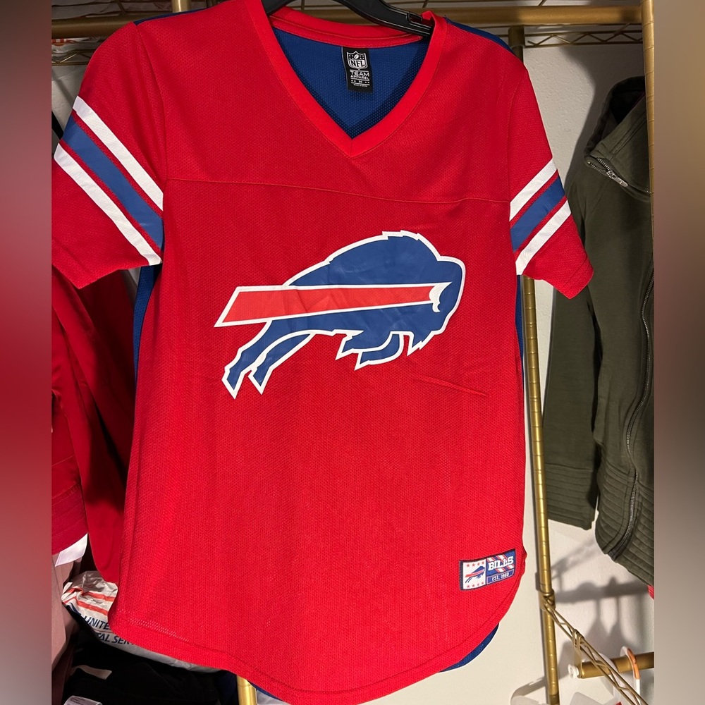 Buffalo Bills size M jersey style tee